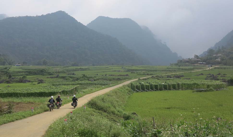 We-ride-vietnam-motorbike-tour-Pu-luong