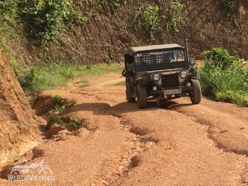 We-ride-vietnam-Jeep-tour-off-road To Pu Luong